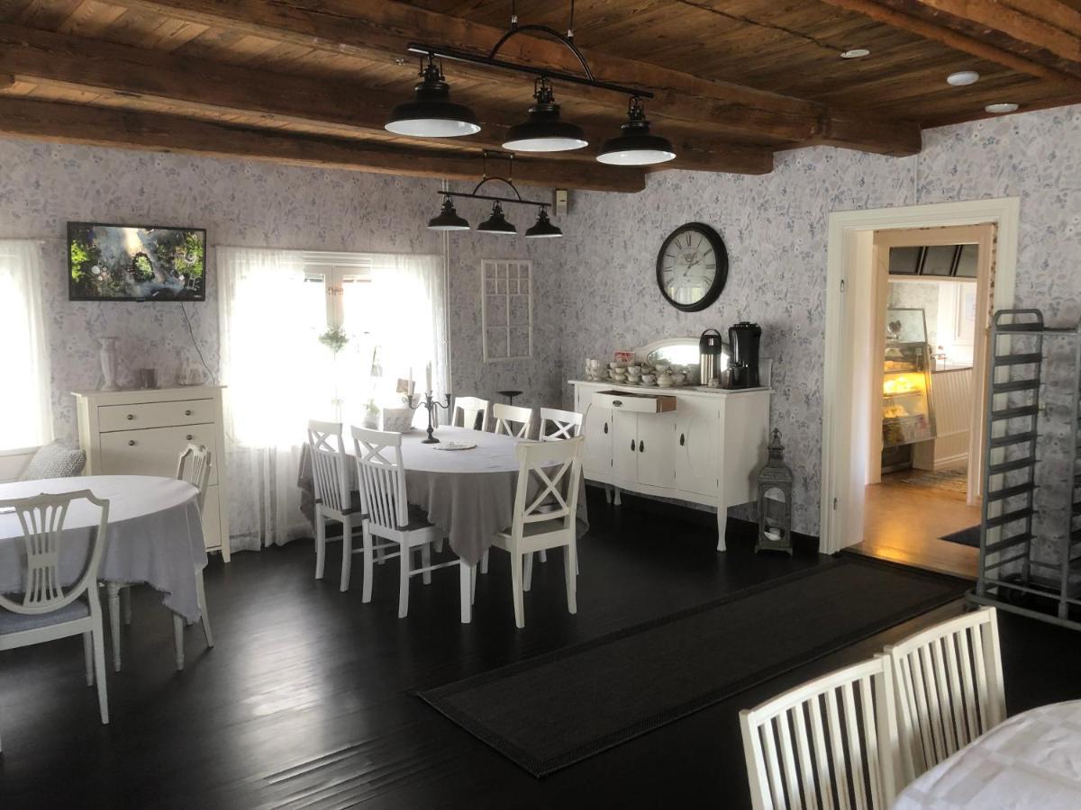 Bredsjoe Gamla Herrgard White Dream Mansion Hällefors 外观 照片