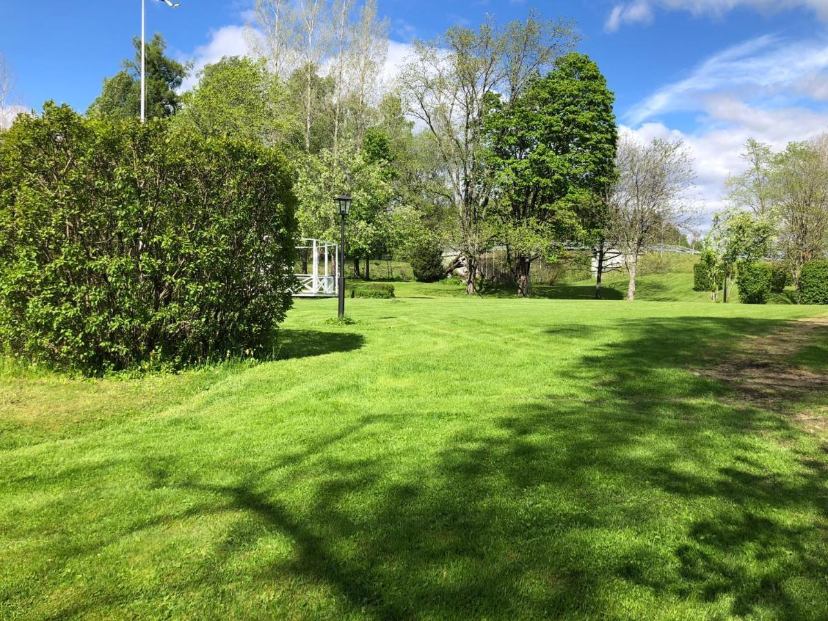 Bredsjoe Gamla Herrgard White Dream Mansion Hällefors 外观 照片